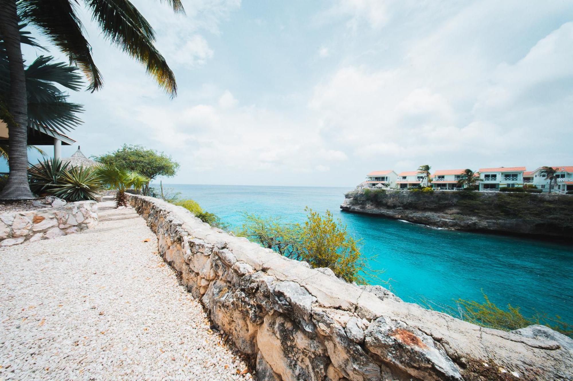 8 & 9- Blou - Curacao Apartment