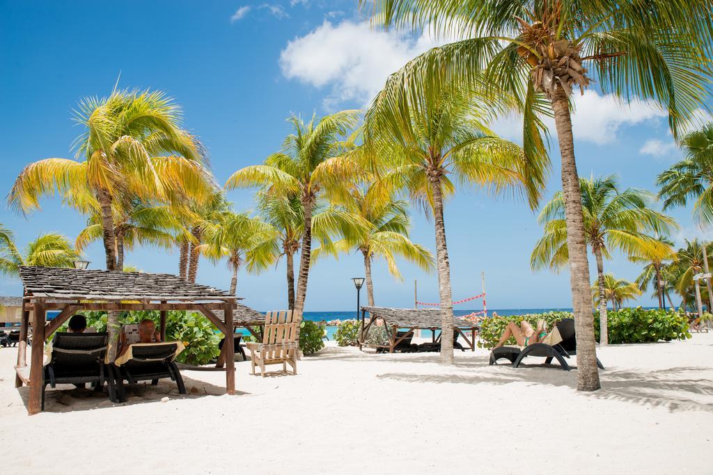 Resort Lionsdive Curacao