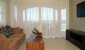 Apartment The Strand Luxury Condominiums *