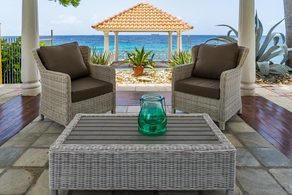 Sirena Bay Estate *
