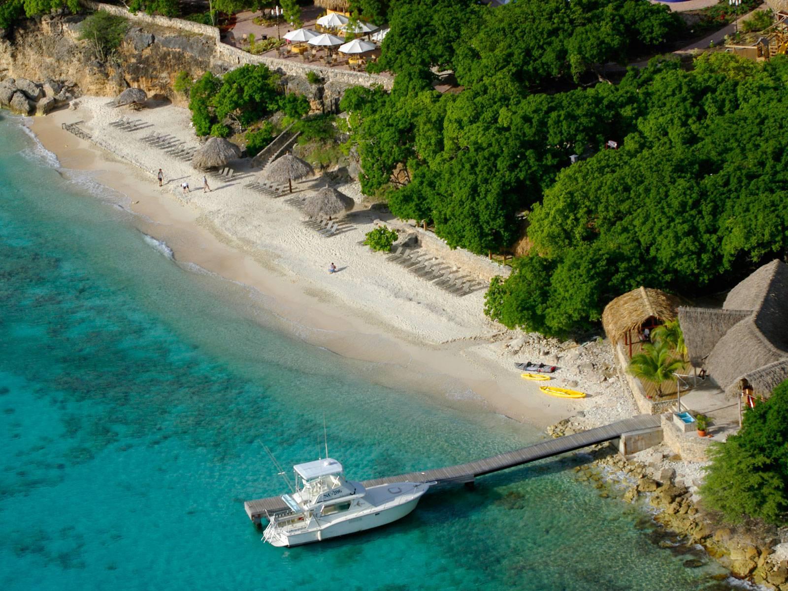 Kura Hulanda & Club Hotel