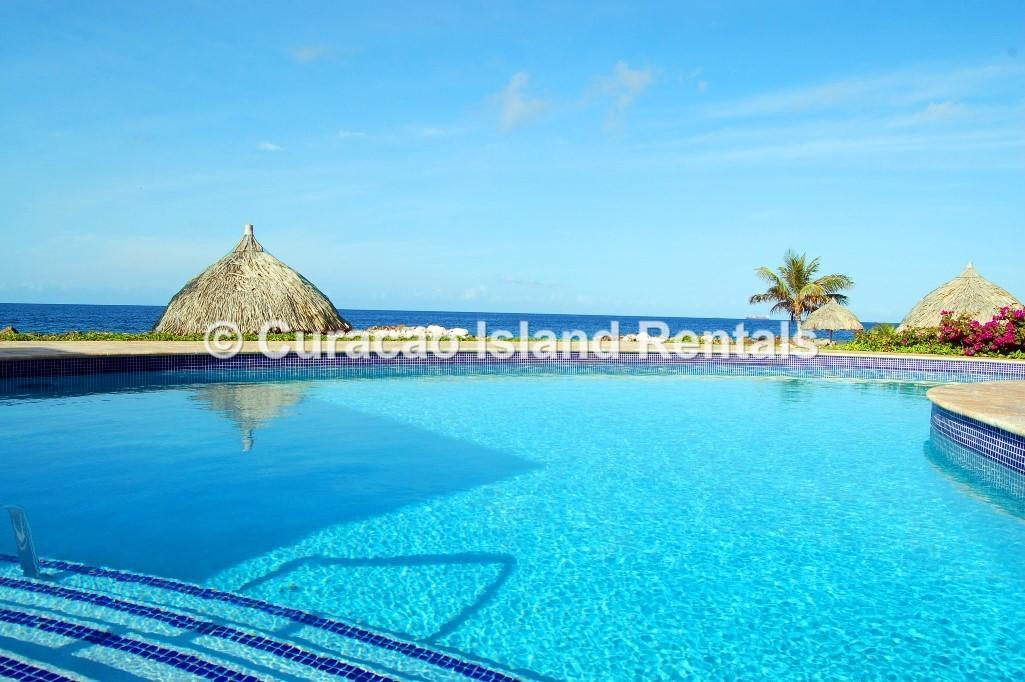 Apartment The Strand Luxury Condominiums