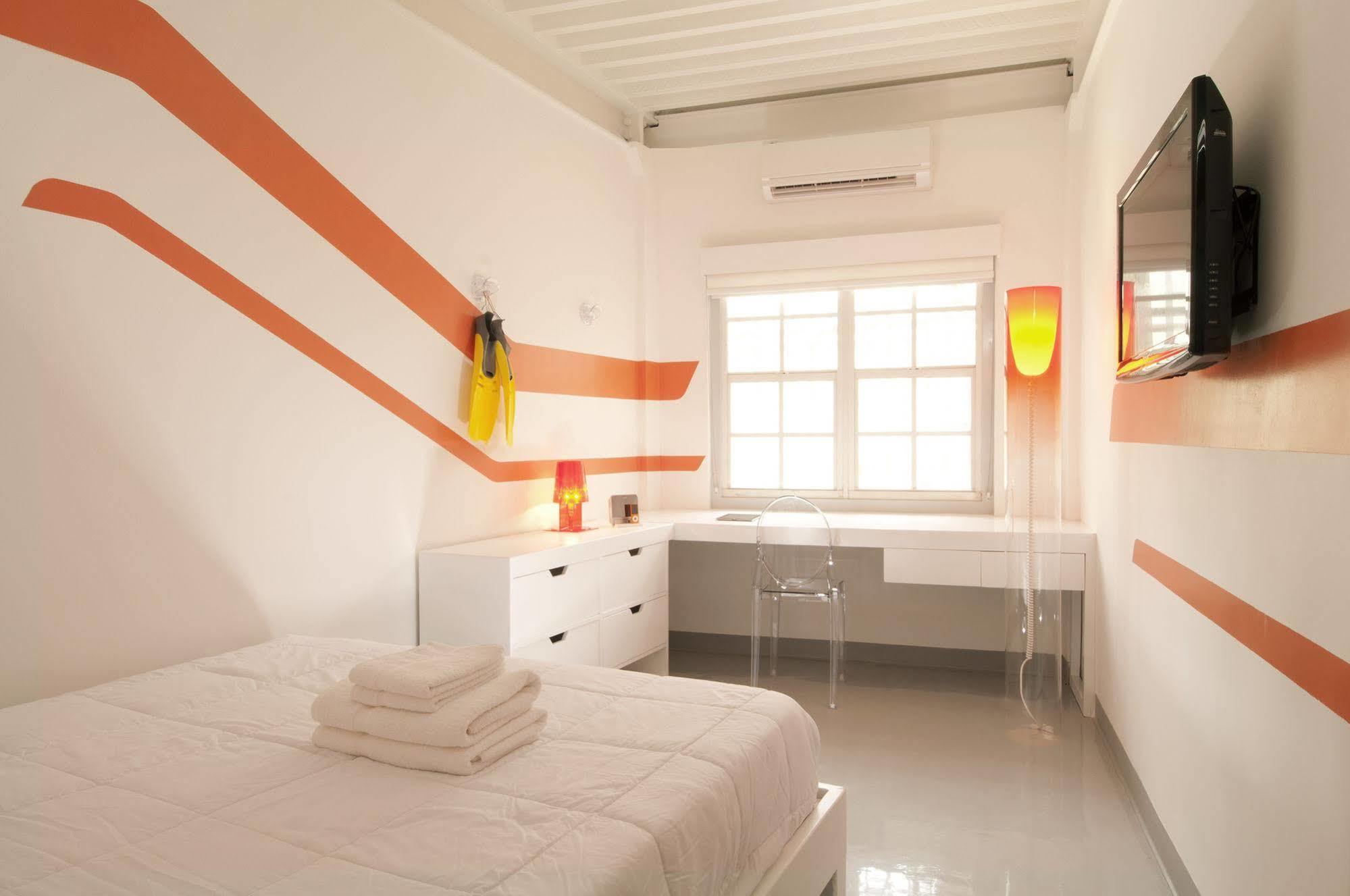 Wave & Cafe 3* Curacao