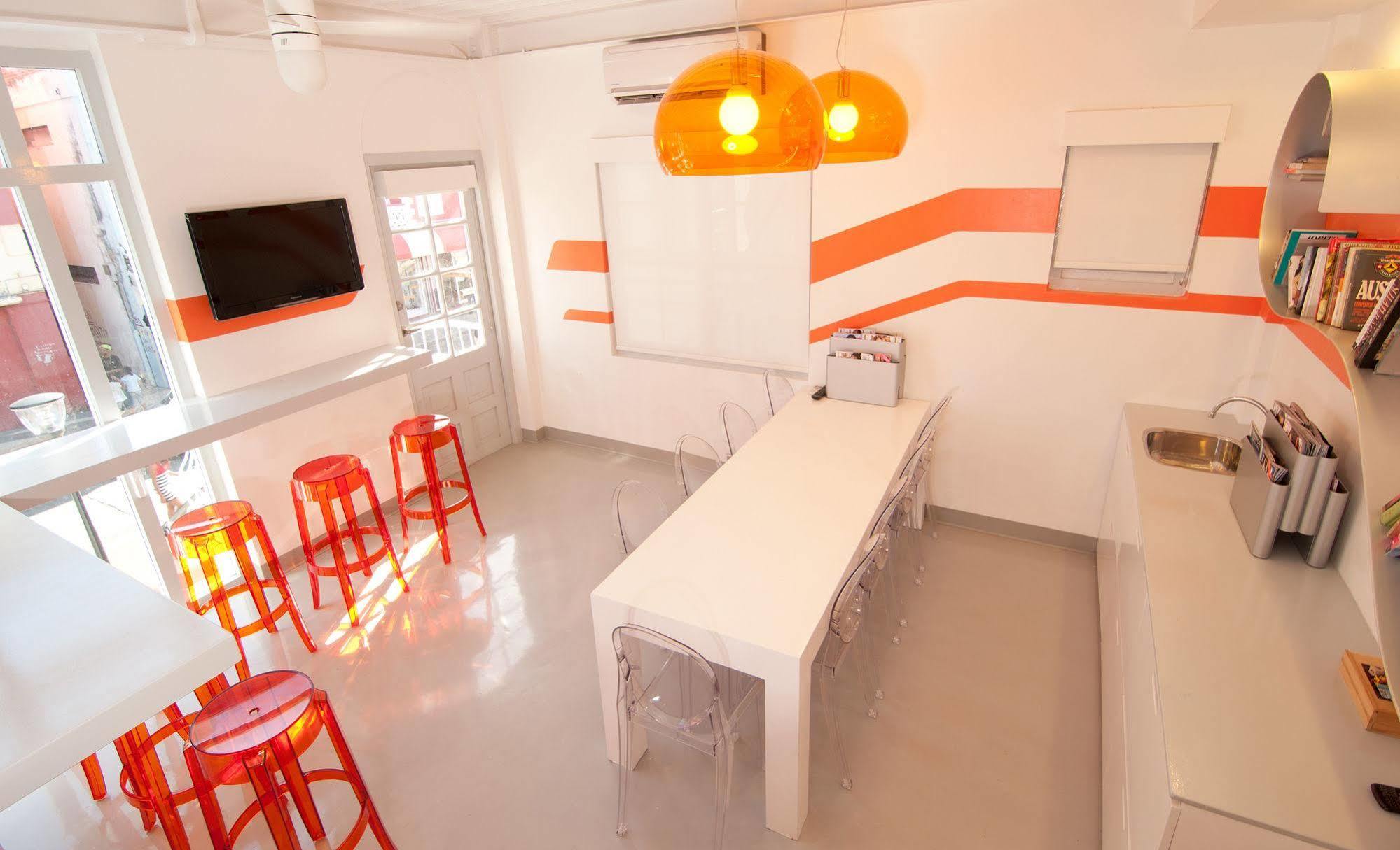 Wave & Cafe Curacao