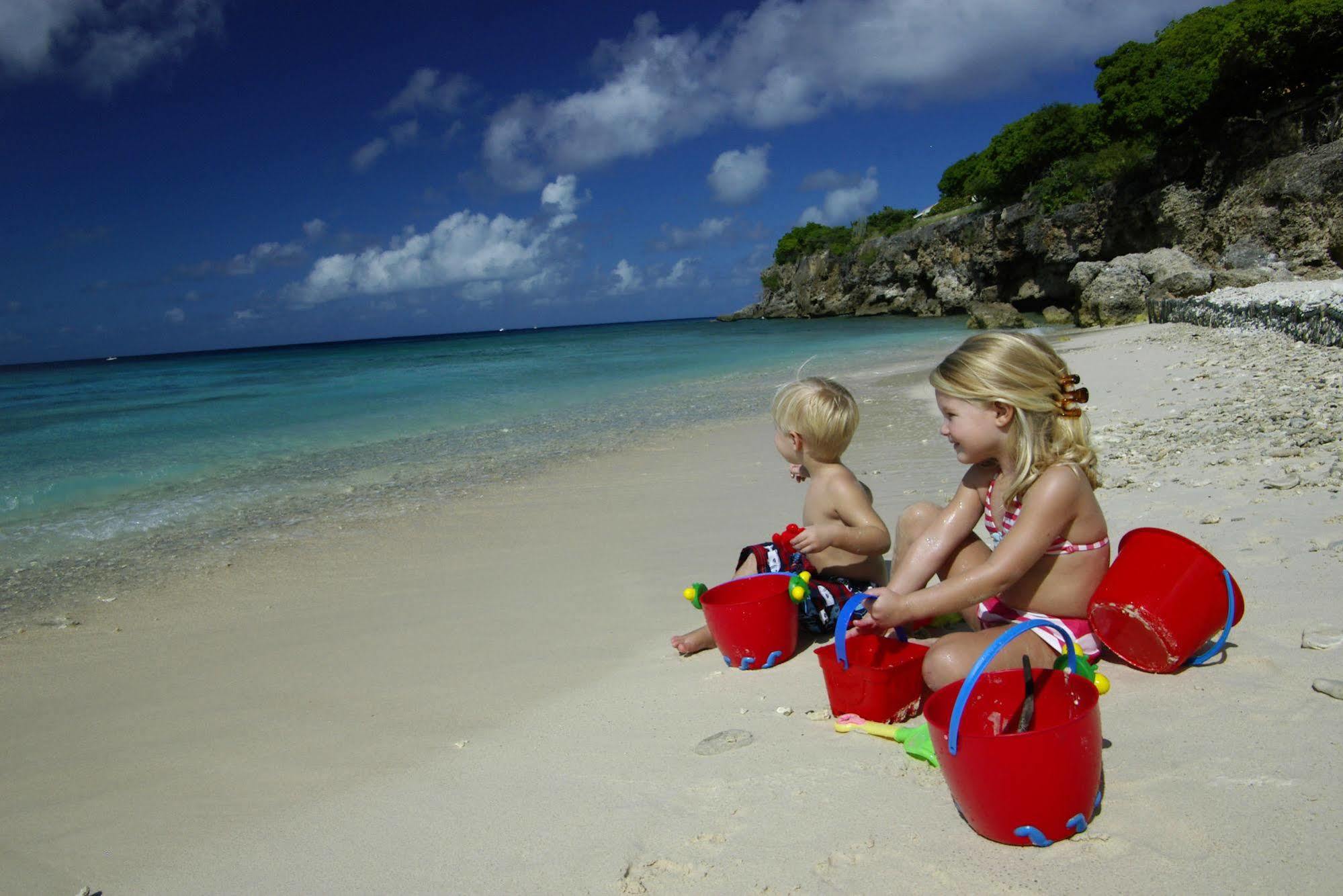 Hotel Kura Hulanda & Club 3*