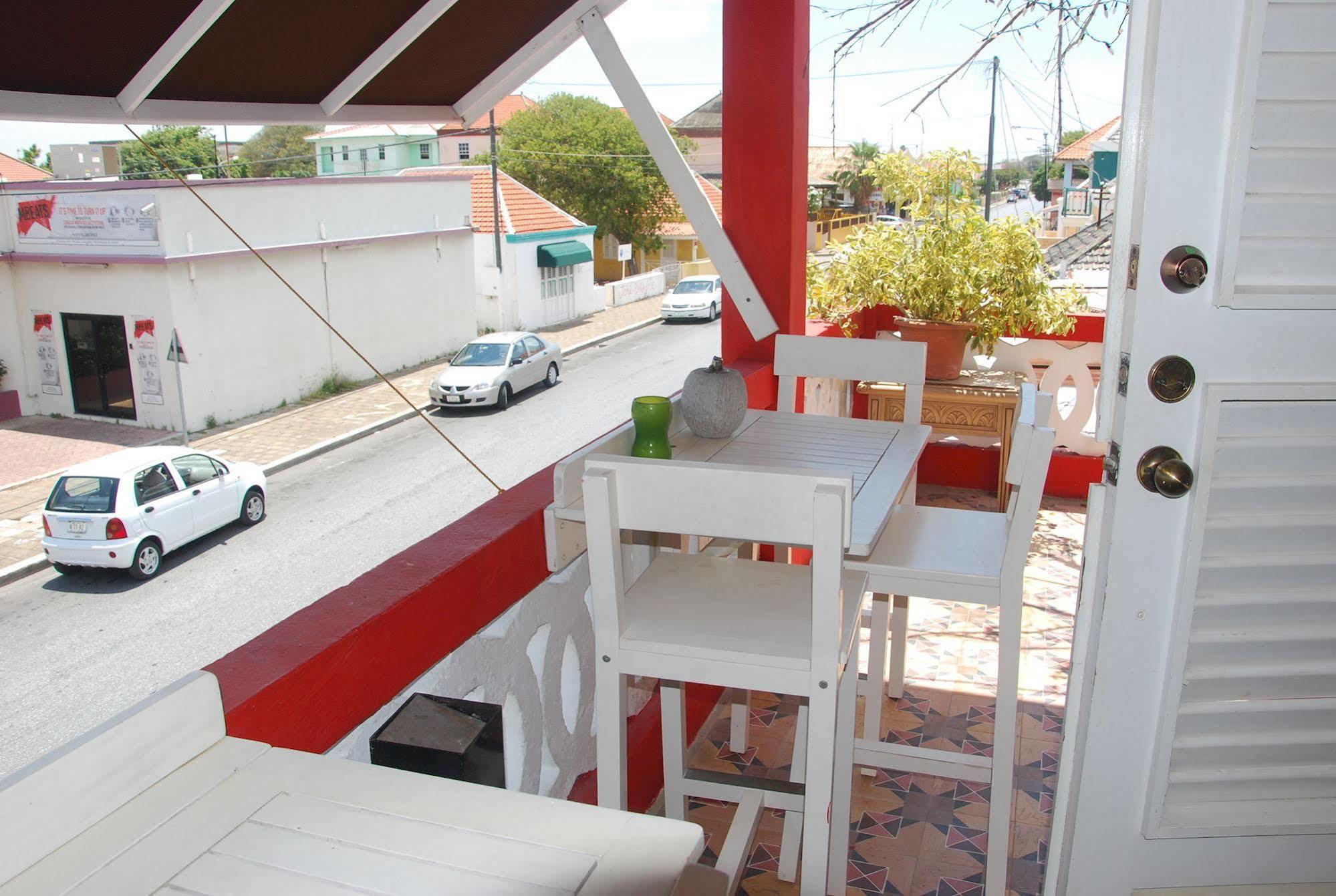 Apolonia Boutique Curacao * Willemstad