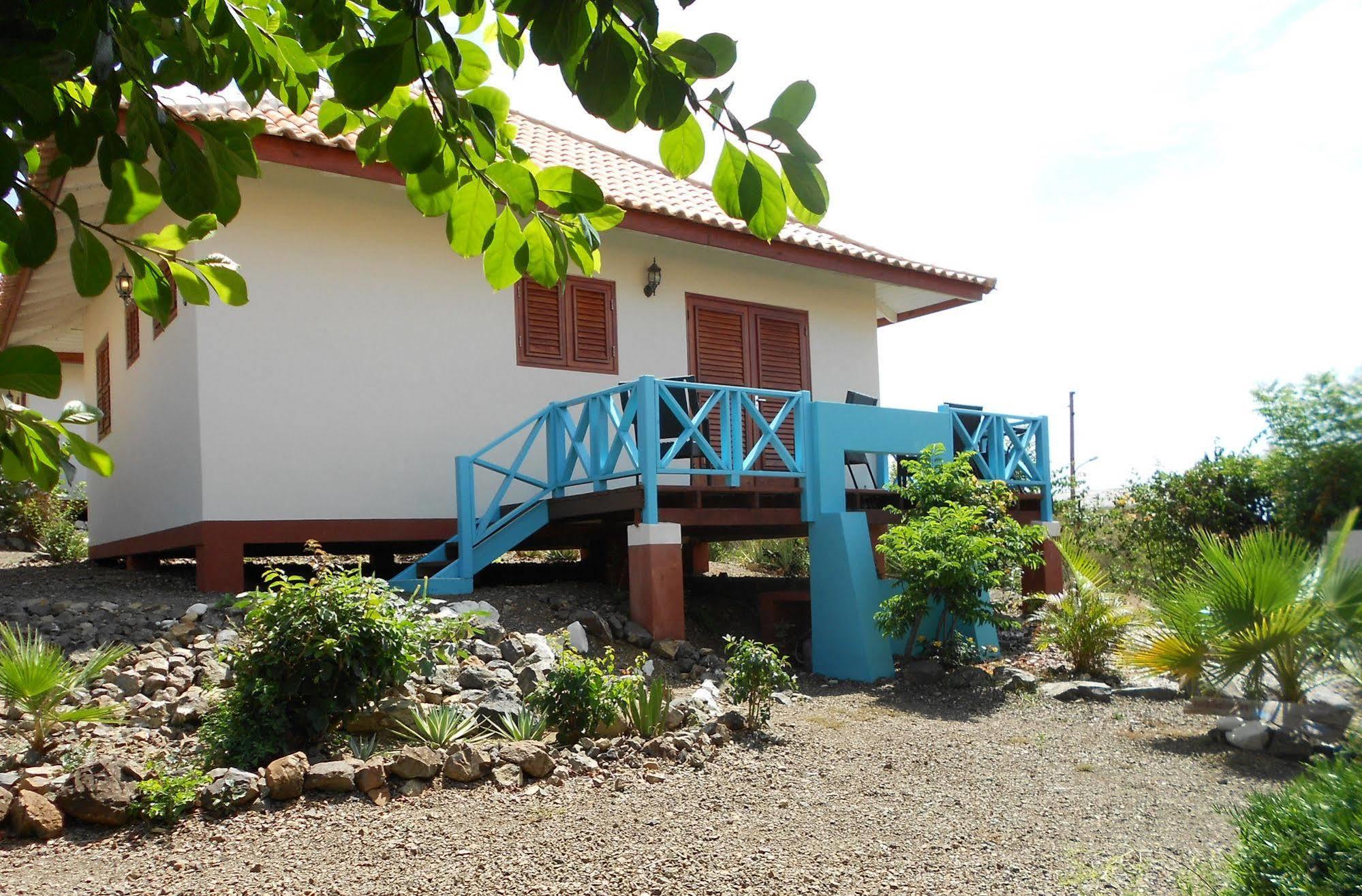 Westhill Bungalows&diving