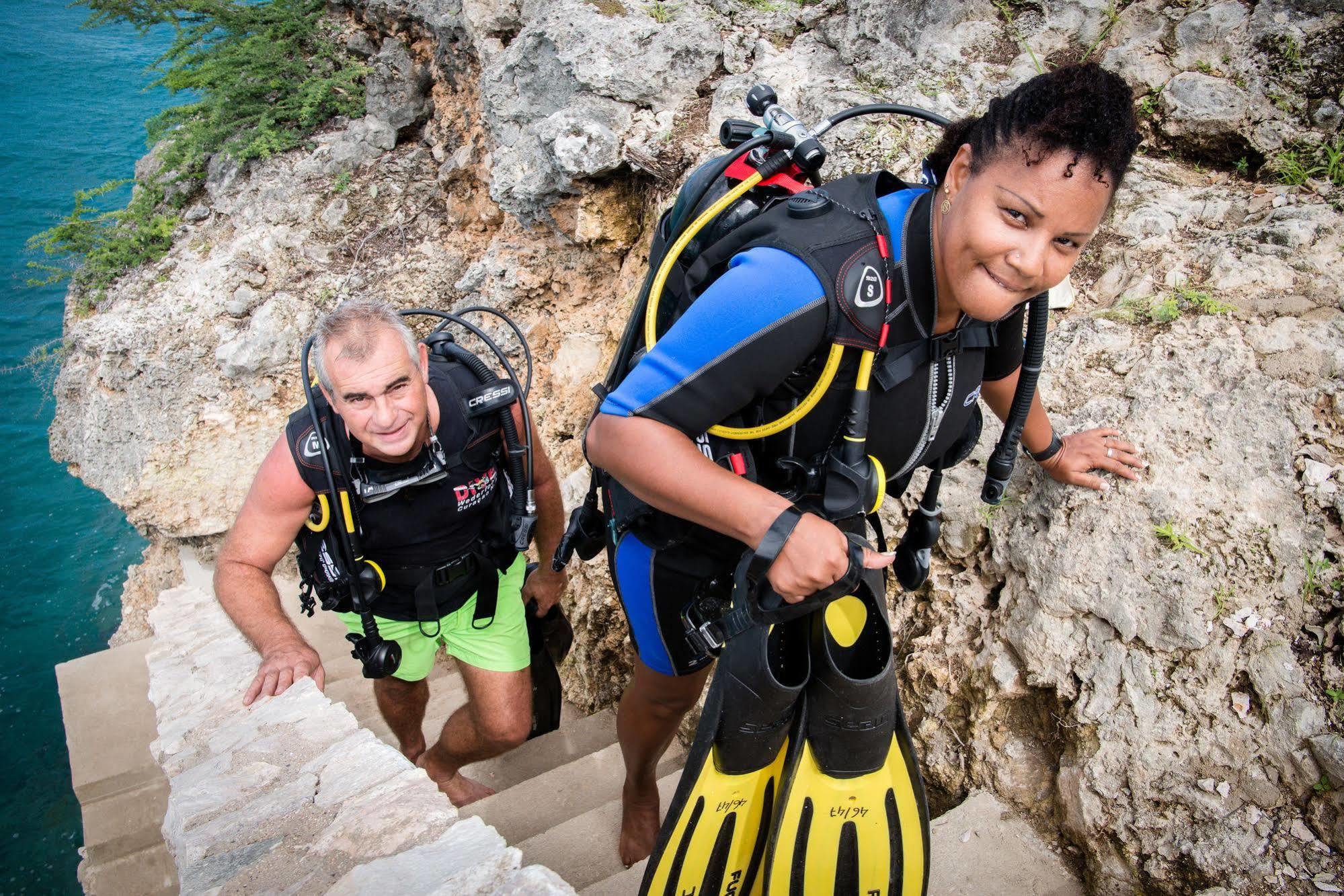 Lagun Blou Dive And Beach Resort Villa