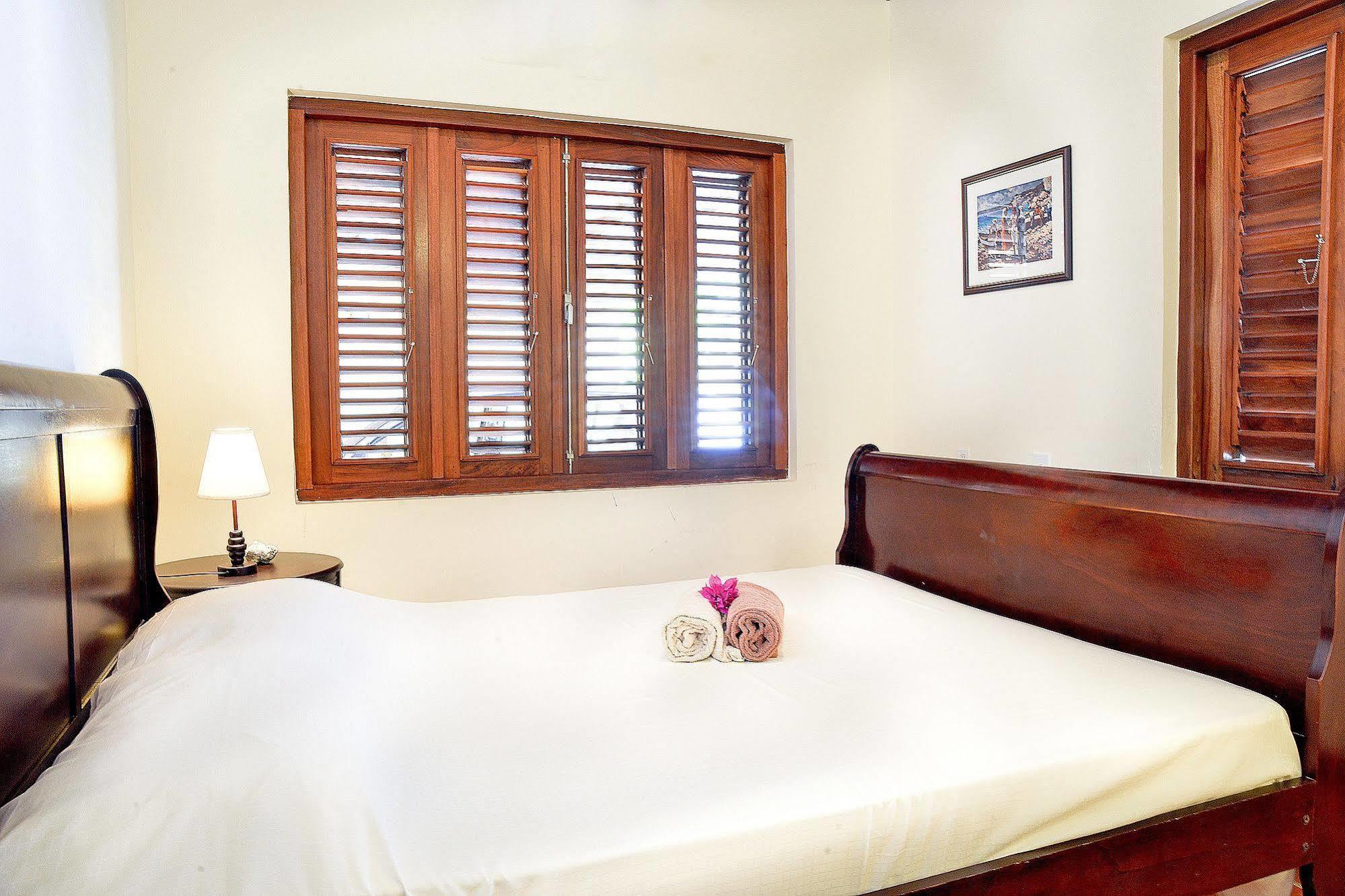 Lagun Blou Dive And Beach Resort Villa