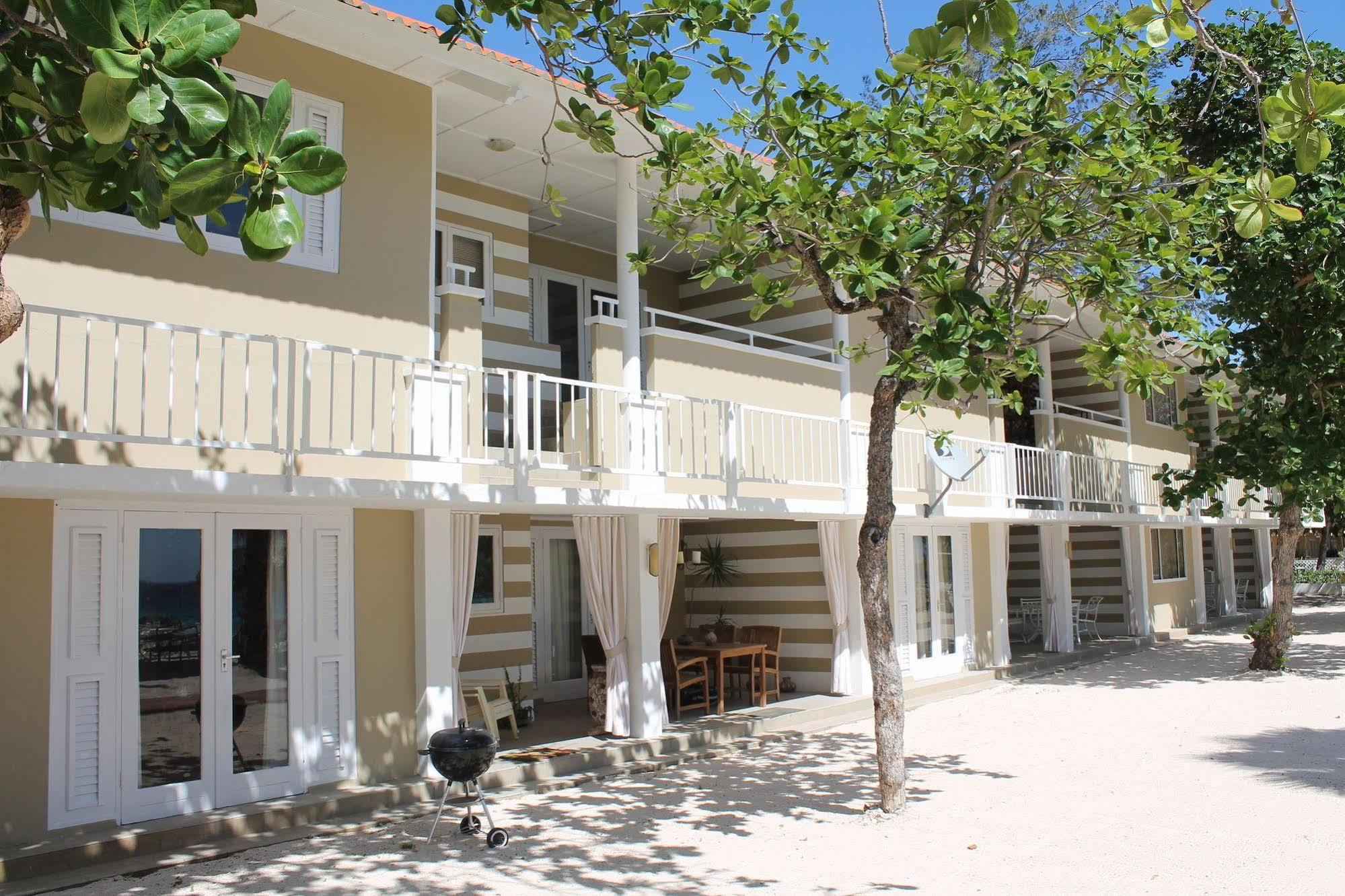Moomba Beach Club *