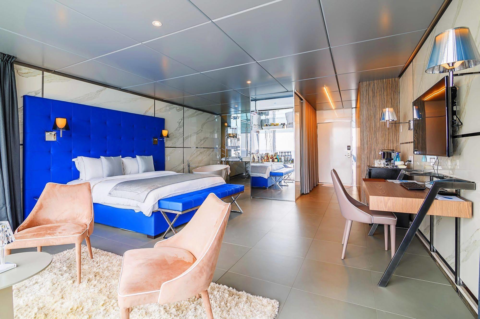 Hotel Moomba Beach Club