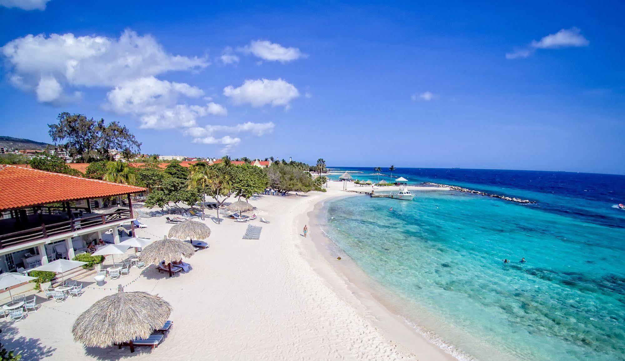Moomba Beach Club Piscadera Bay
