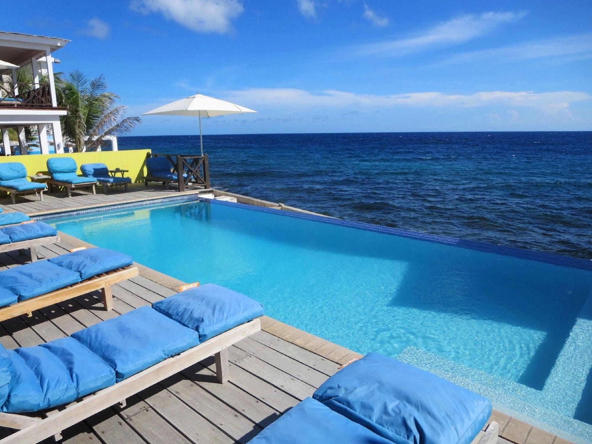 Hotel Scuba & Willemstad