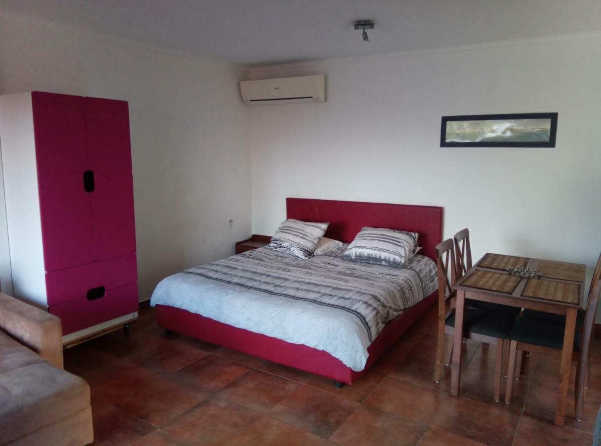 Studios & House With Beautiful Beach Front View Apartment *