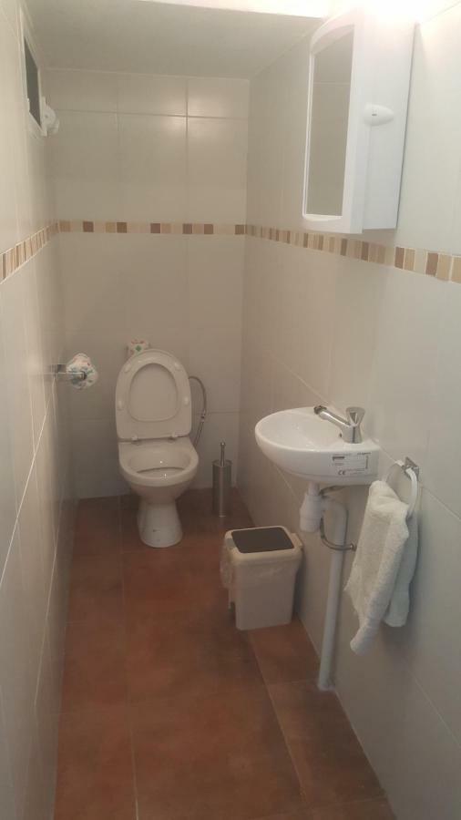 Studios & House With Beautiful Beach Front View Apartment *