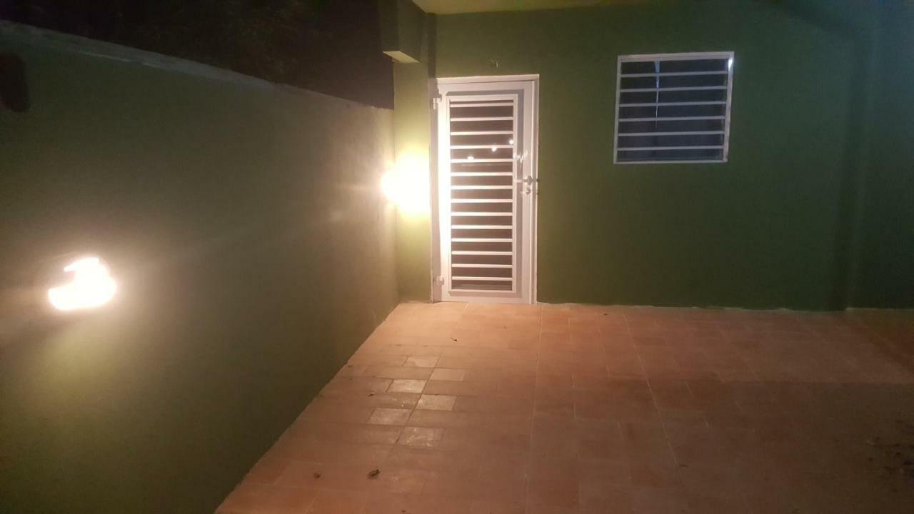 Studios & House With Beautiful Beach Front View Apartment Willemstad