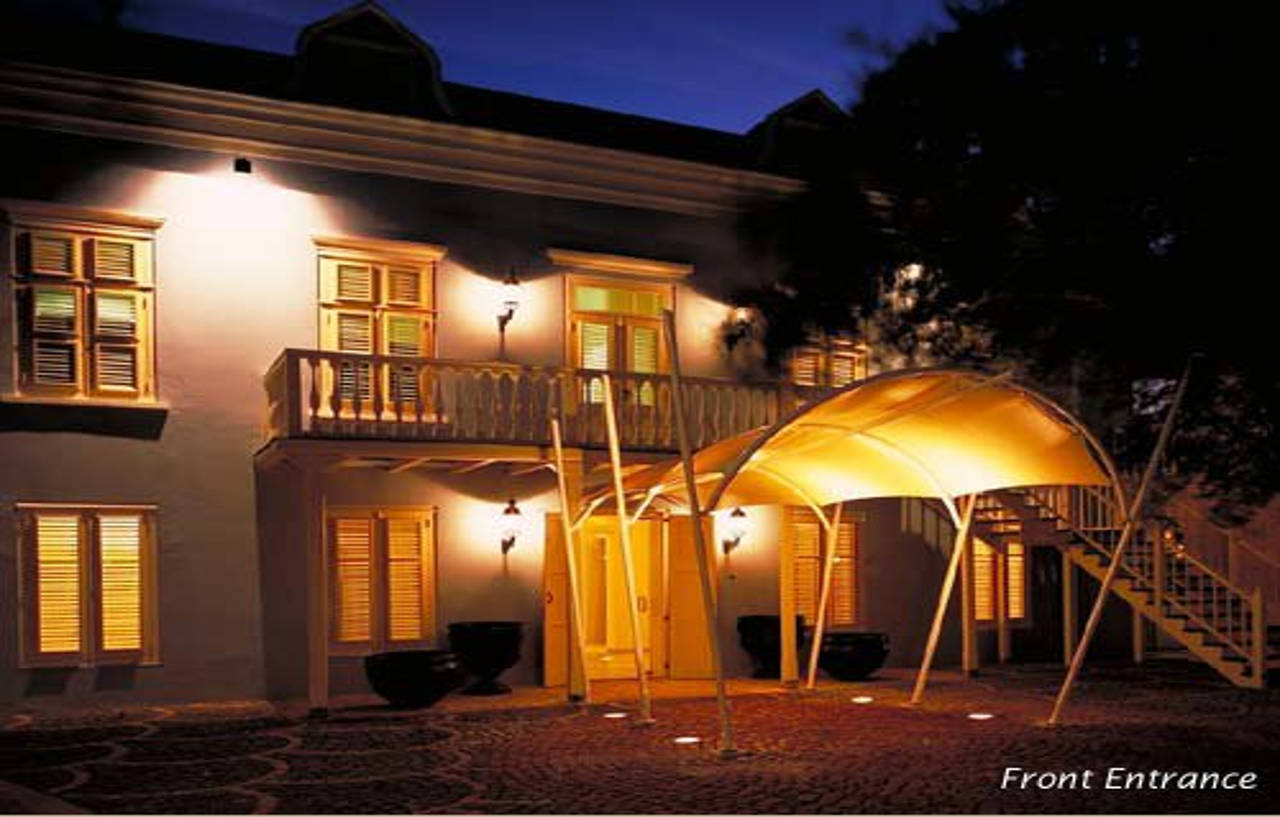 Kura Hulanda & Club Hotel