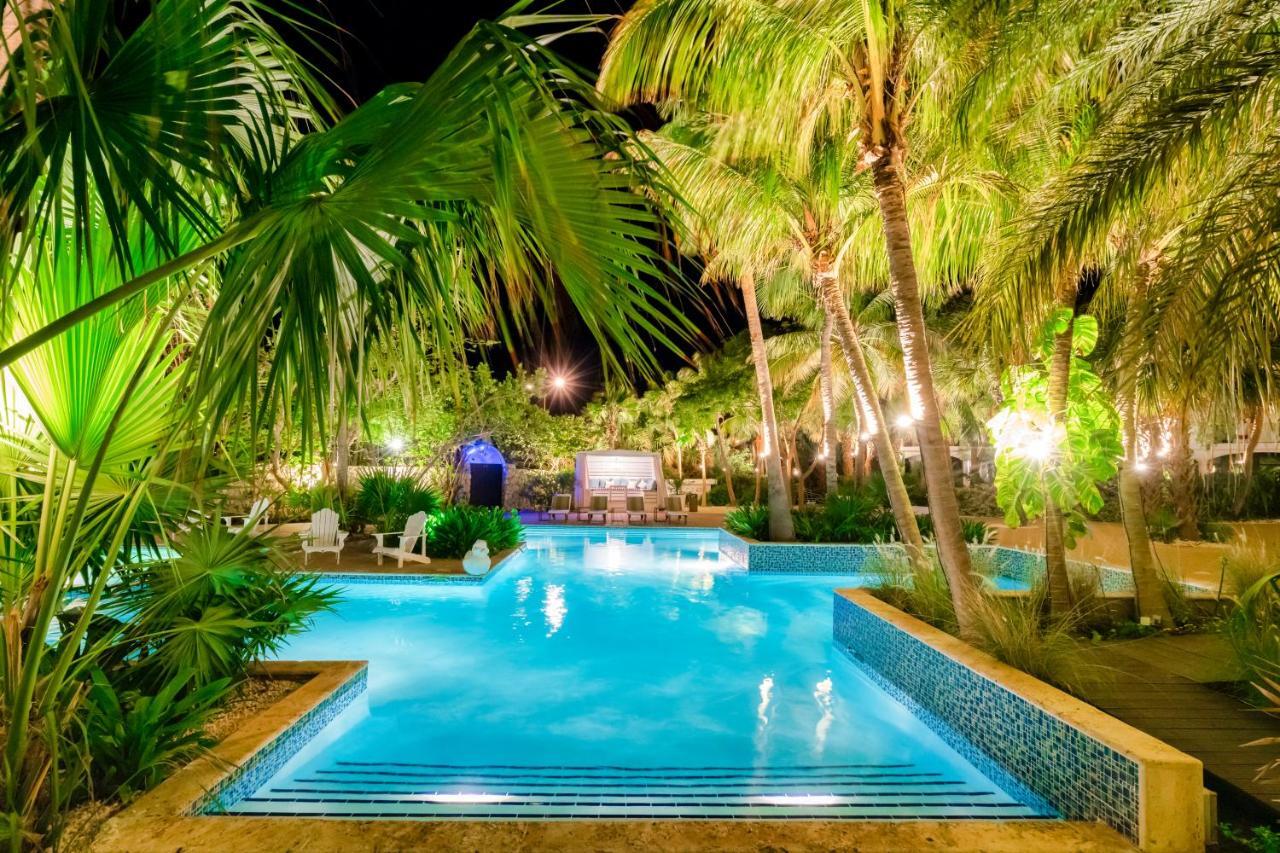Floris - & Club - Adults Only 4*
