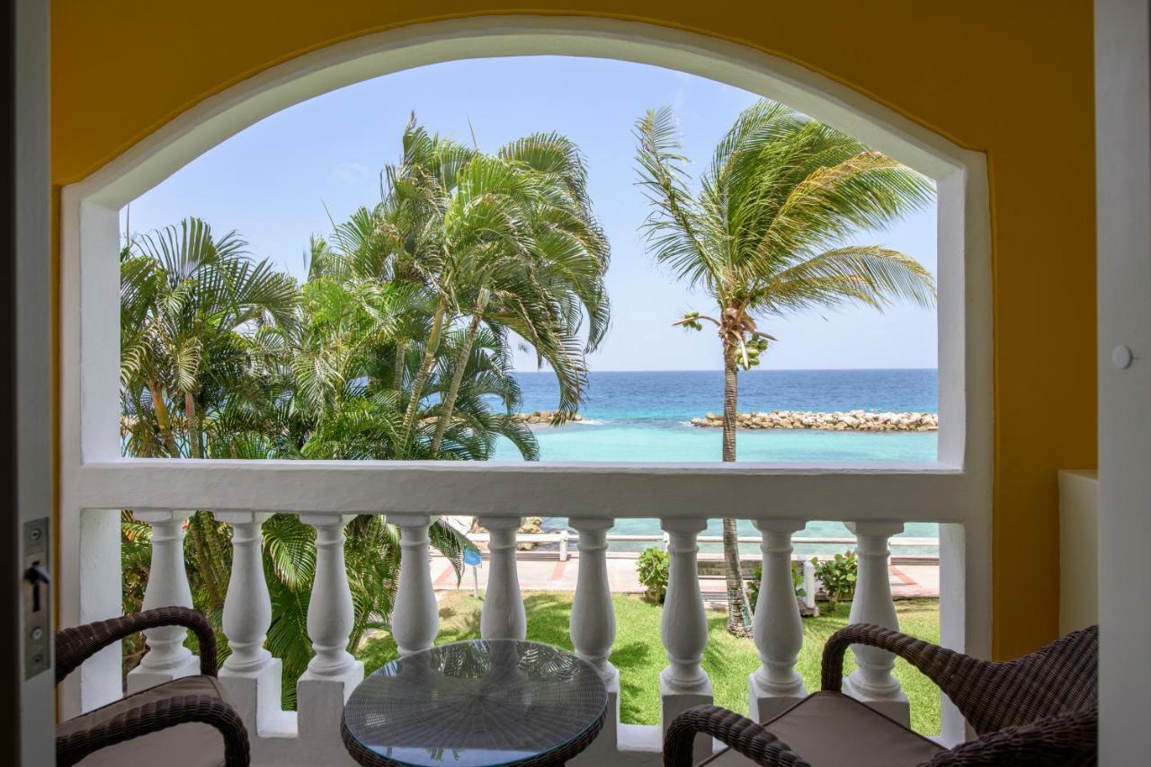 Curacao Avila 4*