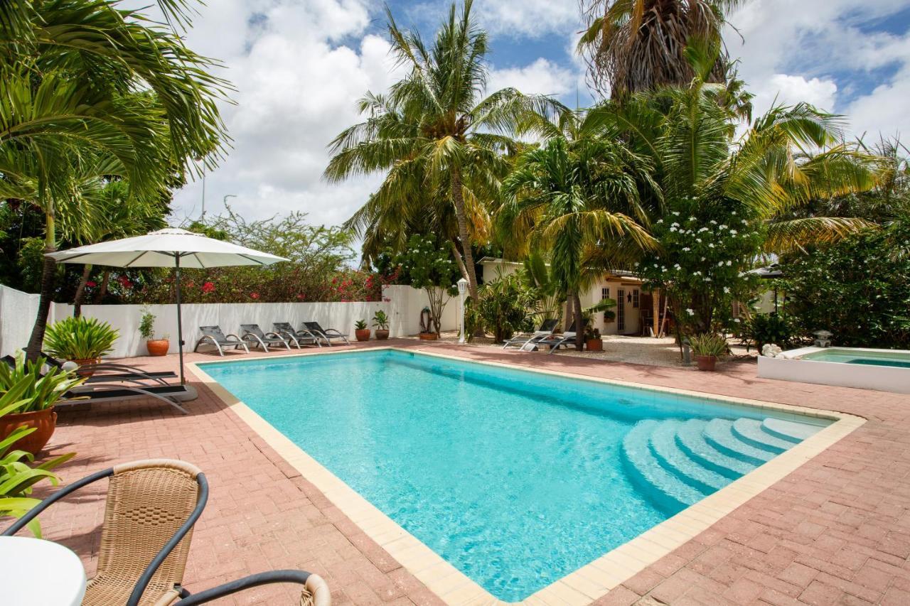 Bed & Breakfast Sombre Di Kabana Willemstad