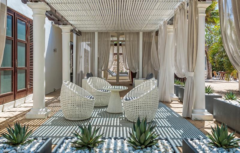 Floris - & Club - Adults Only 4*