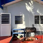 Charming Home One Block From The Sea