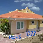 Vip Caribbean Views 300 Meters To The Coral Estate Beach