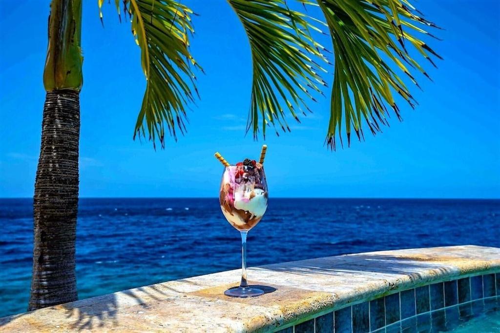 Magic Time - Oceanfront Villa *