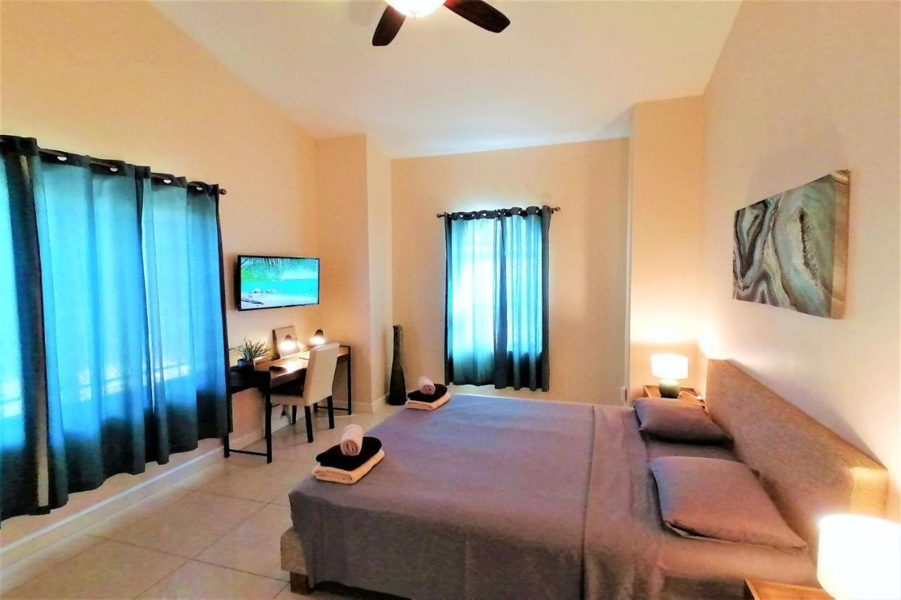 Magic Time - Oceanfront Villa *