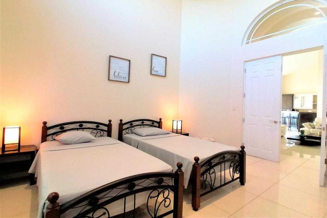 Magic Time - Oceanfront Villa