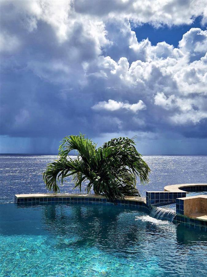 Magic Time - Oceanfront Villa Willibrordus