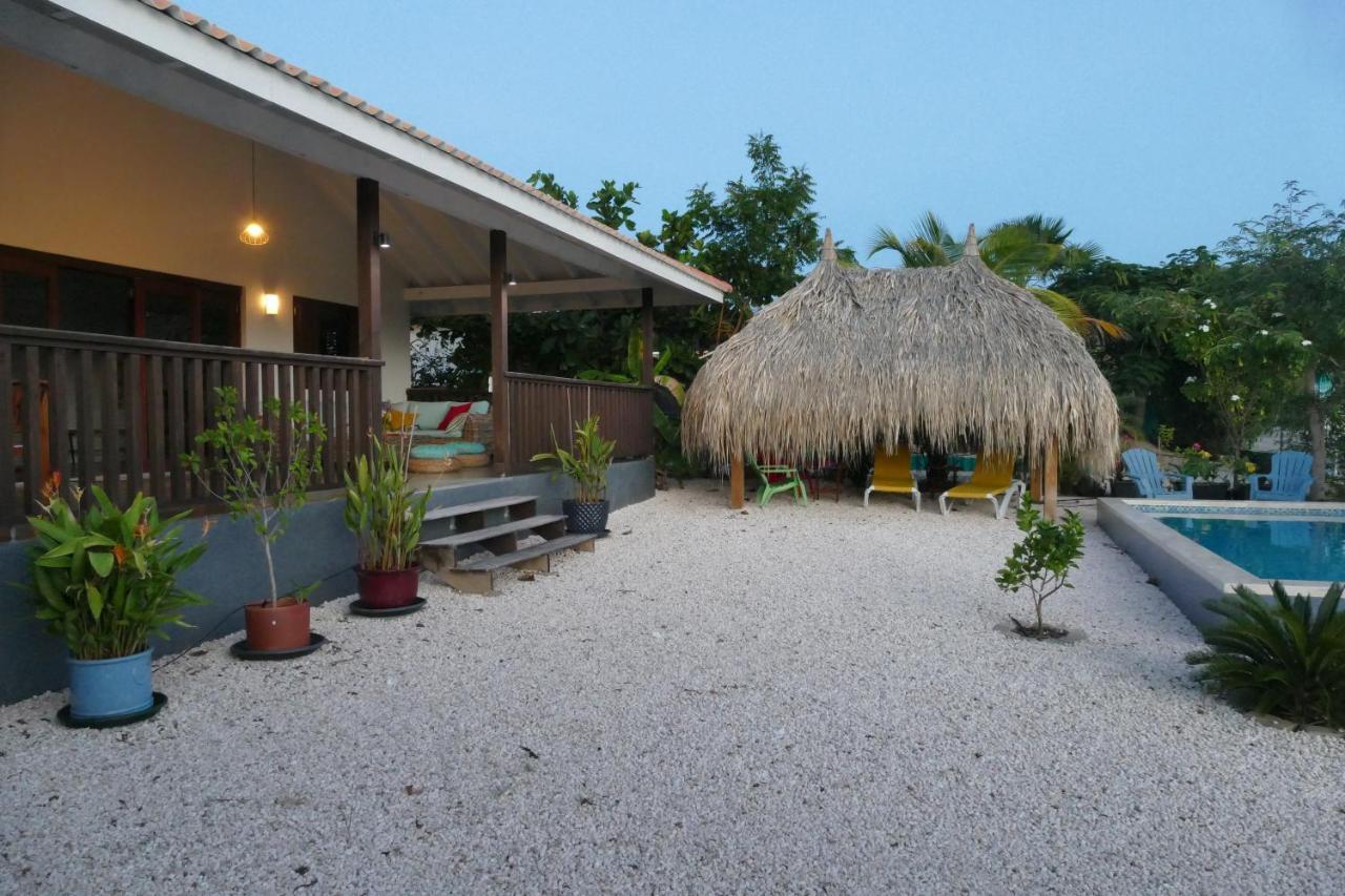 De Mango Villa *
