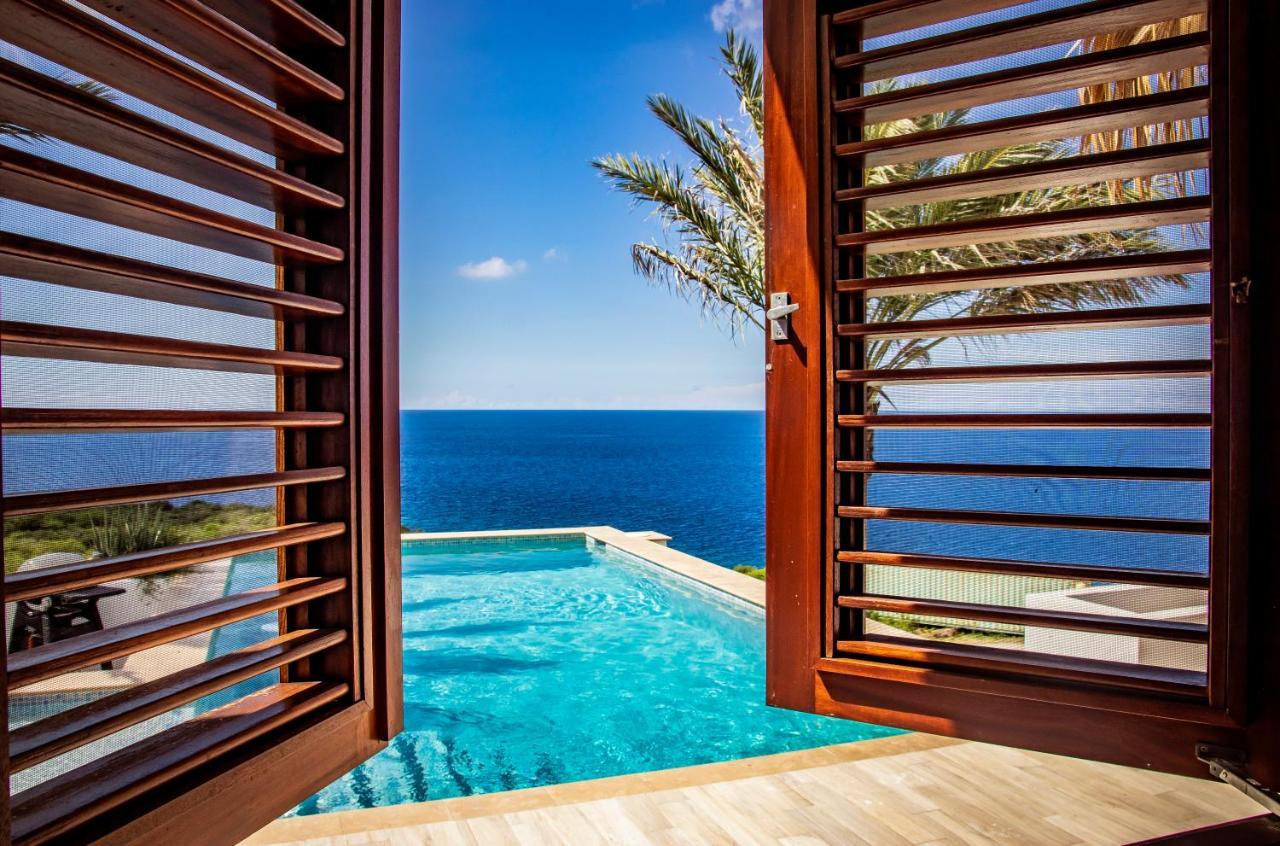 Exclusive 10-person Seaview In Cas Abou With Private And Pool Bar