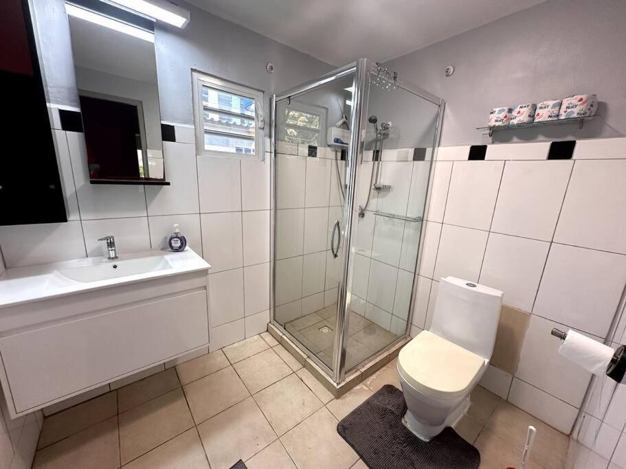 Charming One Block From The Sea * Willemstad