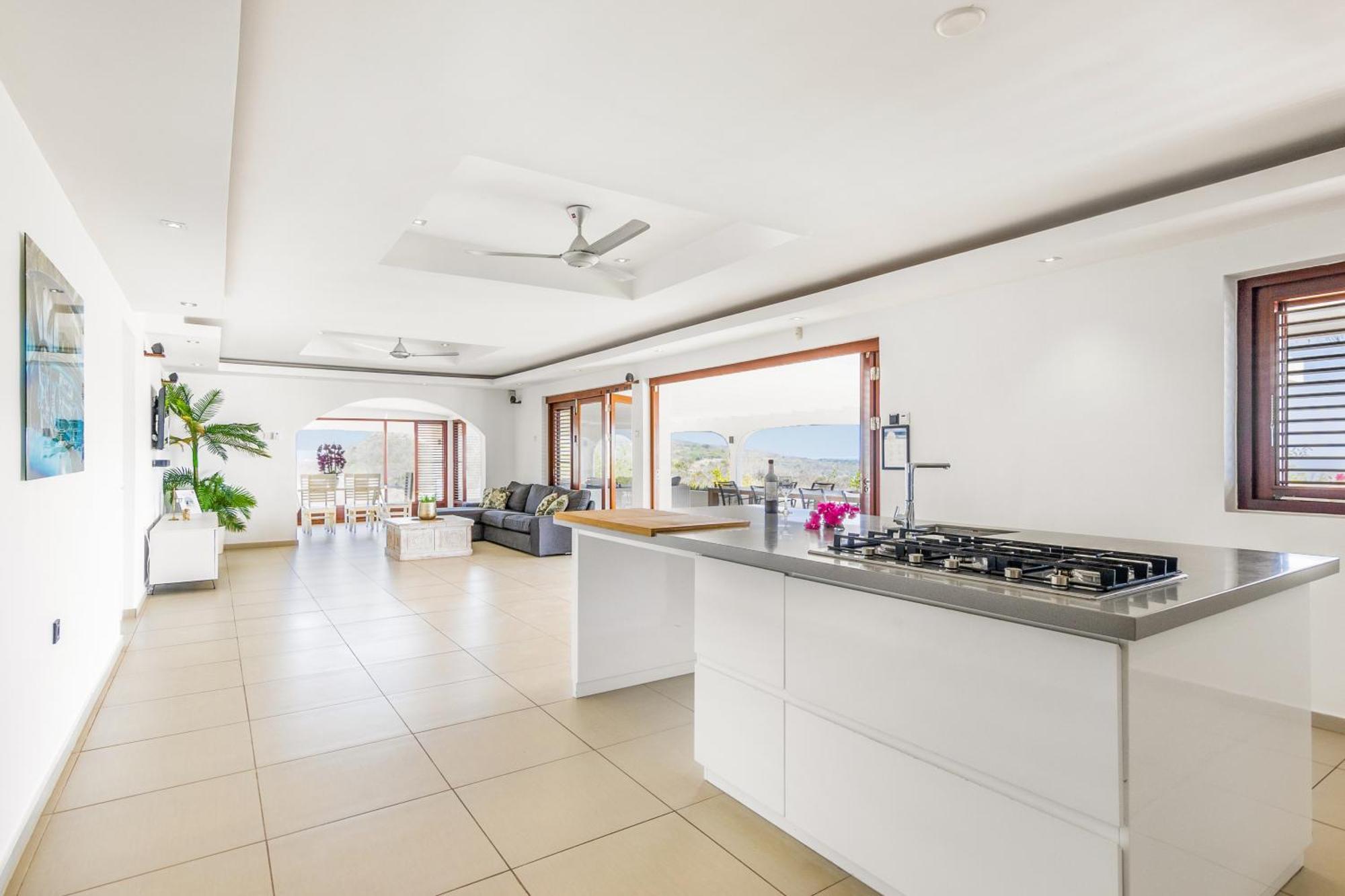 Exclusive 10-person Seaview In Cas Abou With Private And Pool Bar Villa Willibrordus
