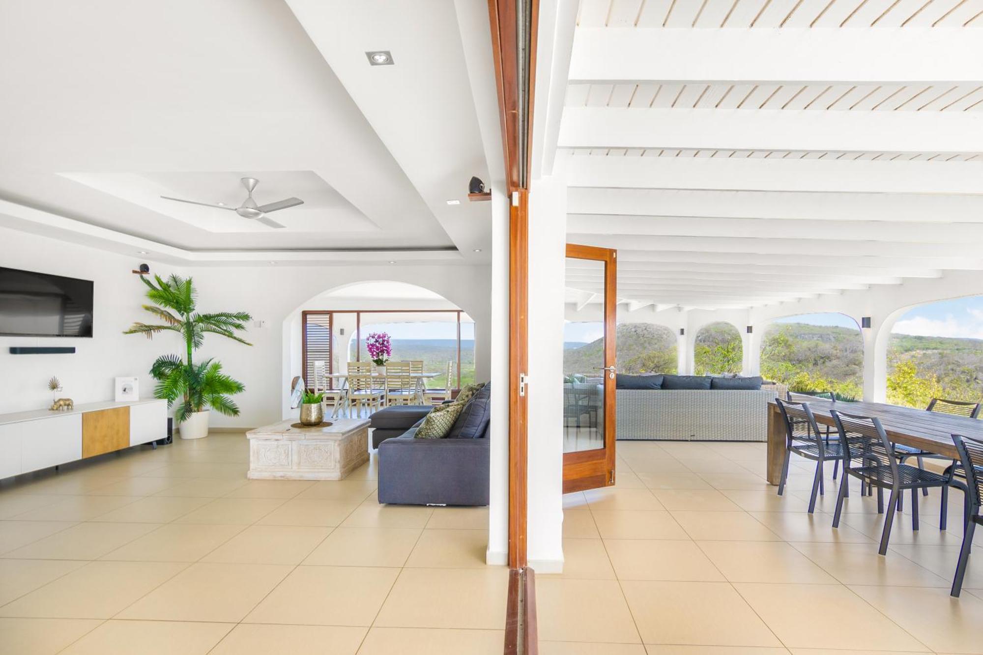 Exclusive 10-person Seaview In Cas Abou With Private And Pool Bar