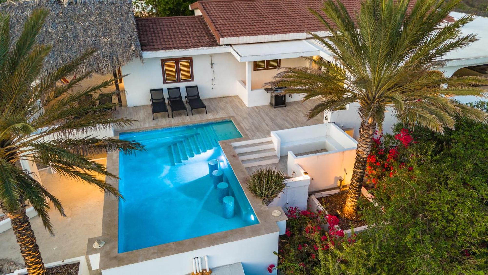 Exclusive 10-person Seaview In Cas Abou With Private And Pool Bar Willibrordus