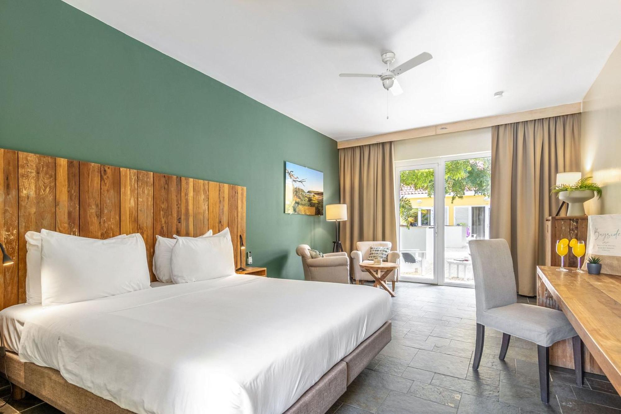 Bayside Boutique - Blue Bay Golf &