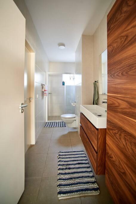 Blue Emerald Ocean's 8 Apartamento *