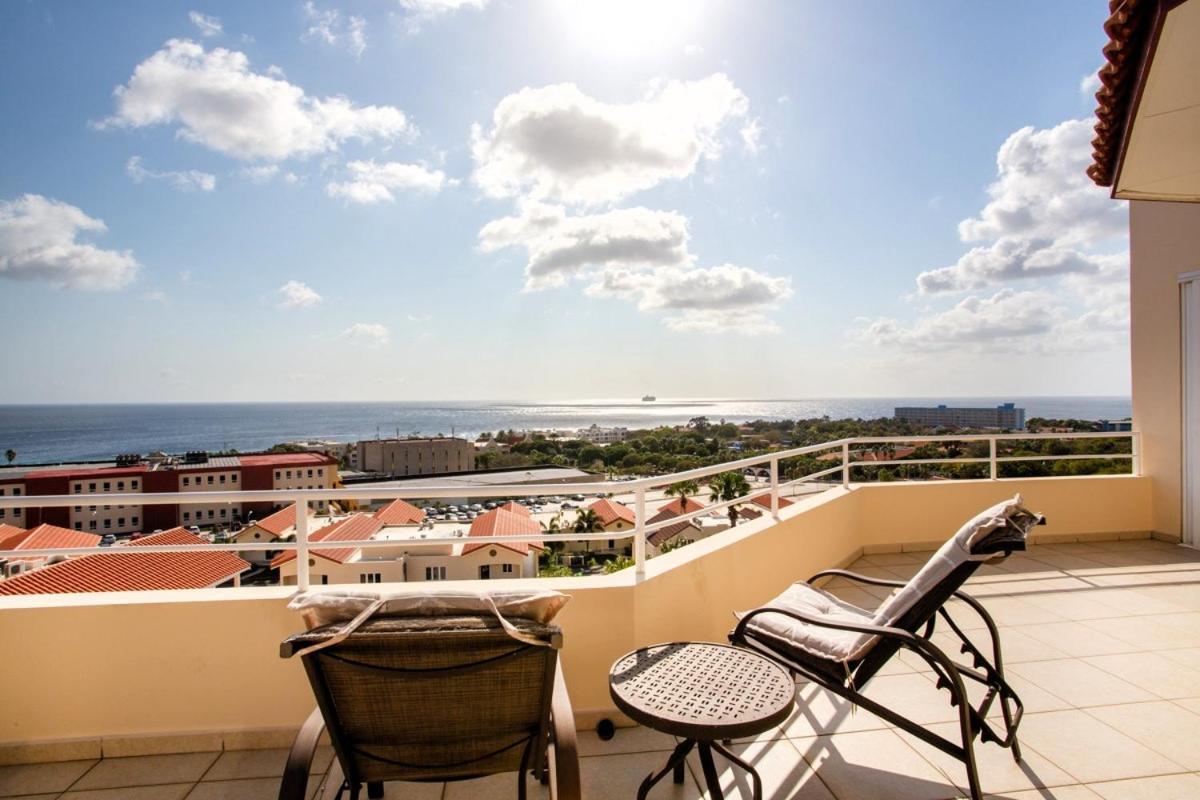 Luxe Penthouse Royal Palm Apartment