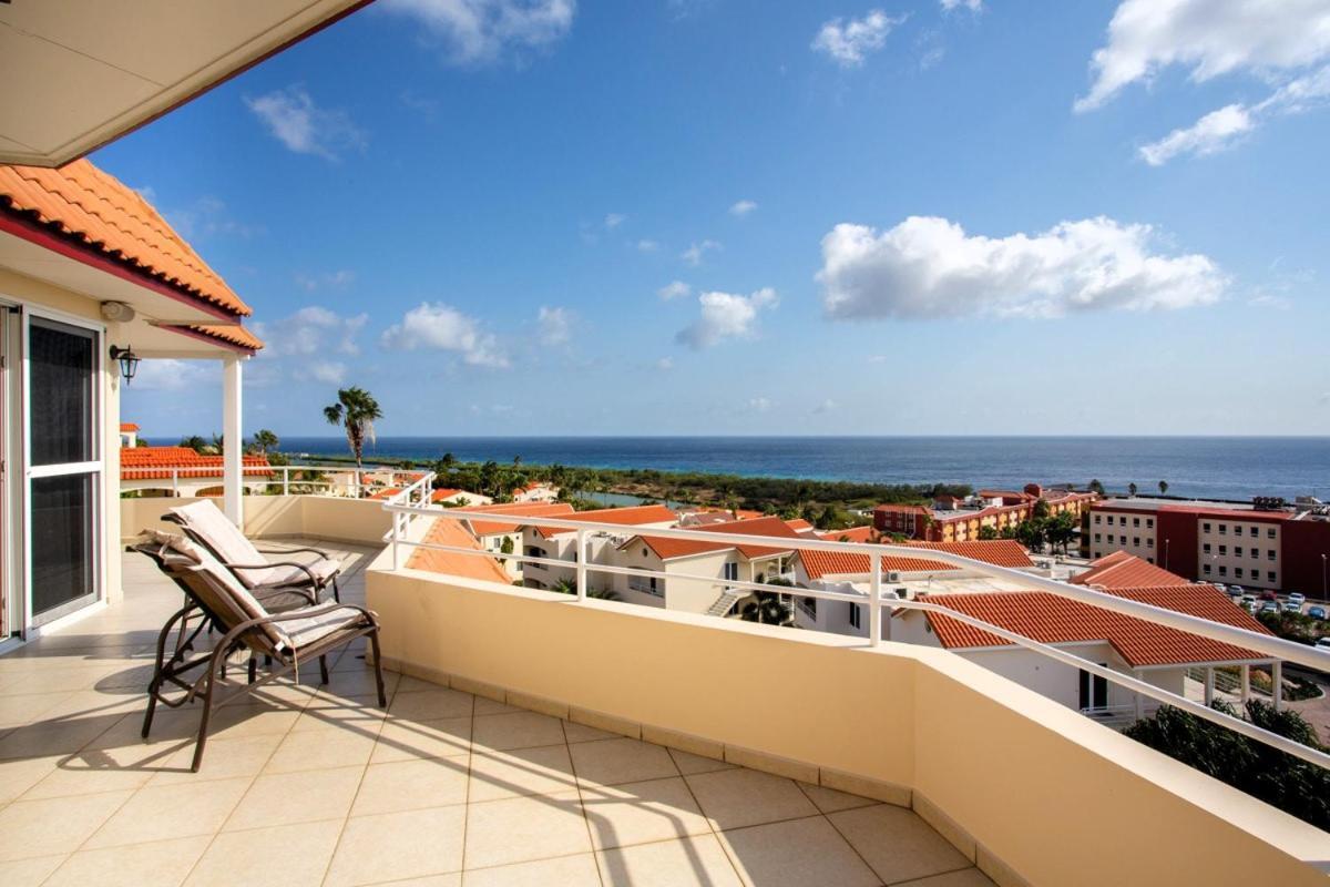 Luxe Penthouse Royal Palm Apartment Willemstad