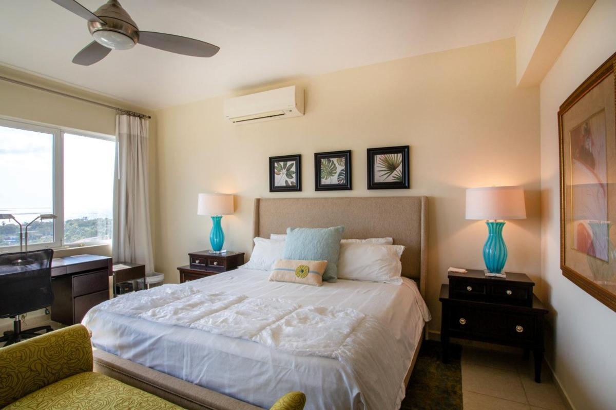 Luxe Penthouse Royal Palm Apartment Willemstad