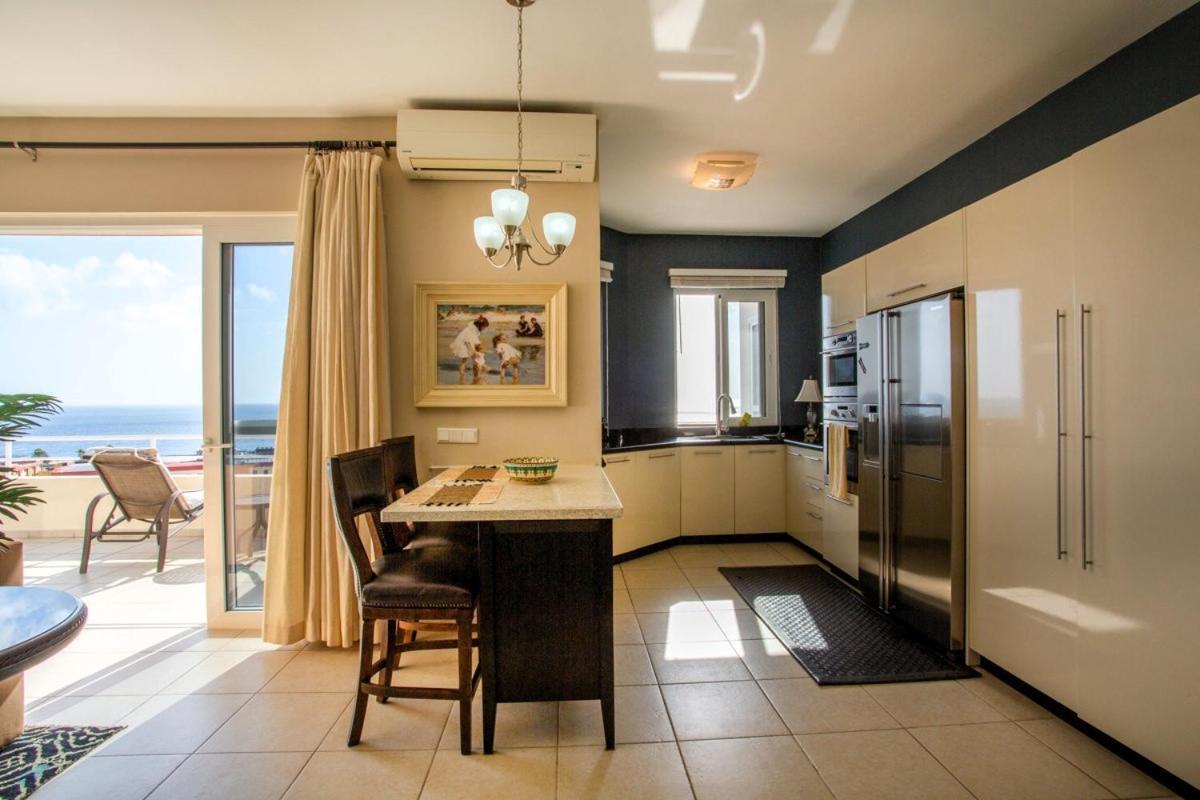 Luxe Penthouse Royal Palm Willemstad