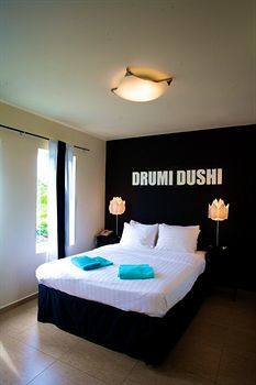 Dolphin & Wellness Curacao Hotel 3*