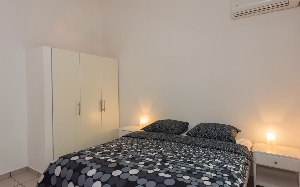 Blue Marlin Apartment Willemstad
