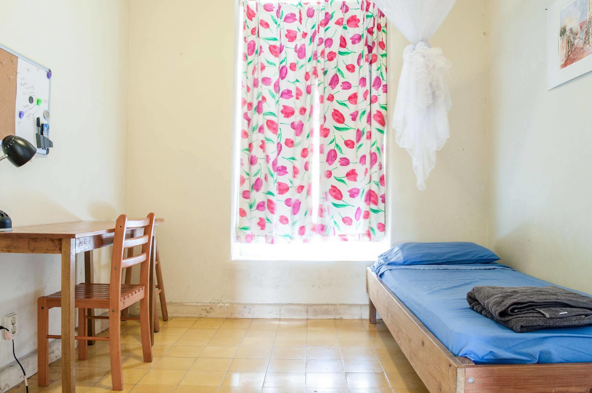 Poppy Guest house 2*