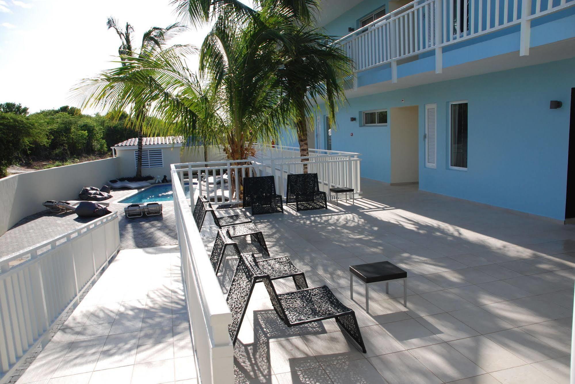 Dolphin & Wellness Curacao Hotel 3*