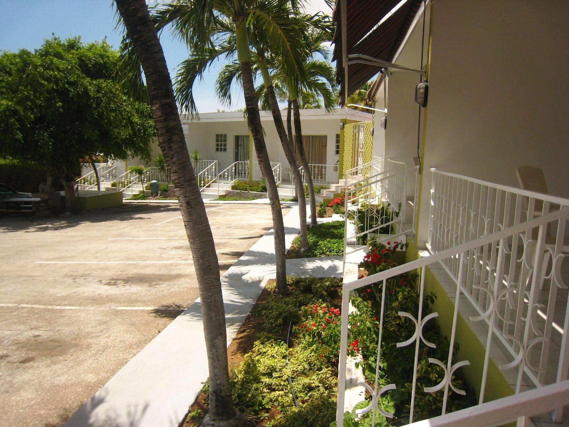 Alablanca Residents Apartment *