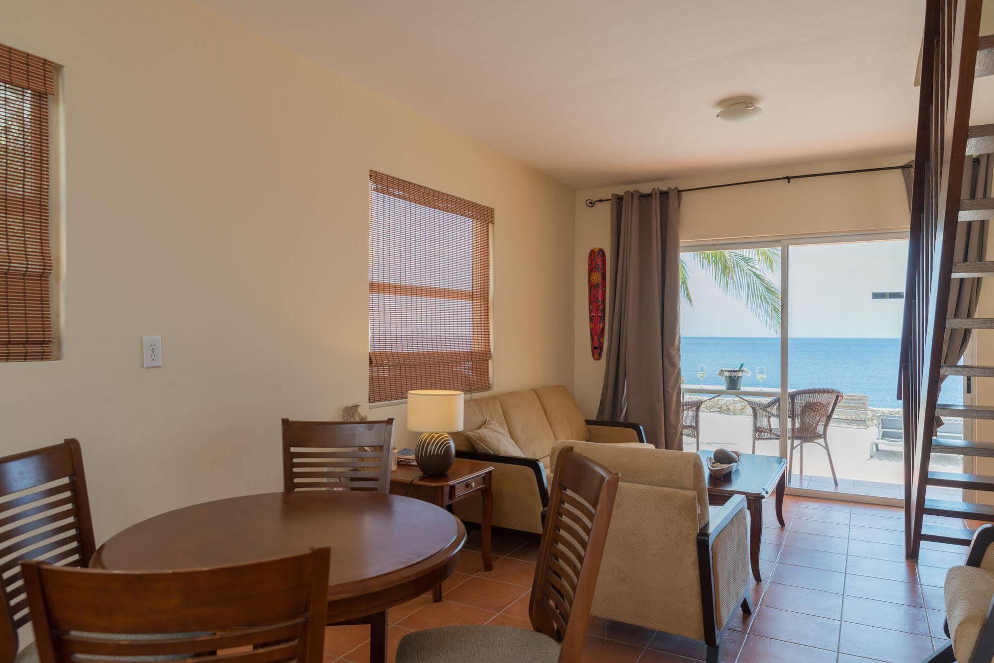 Lagun Blou Dive And Beach Resort