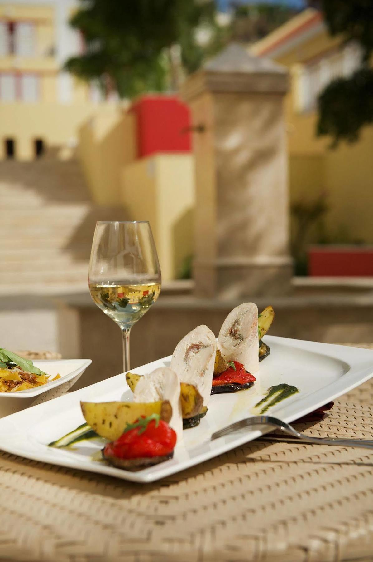 Bayside Boutique - Blue Bay Golf & 4* Sint Michiel